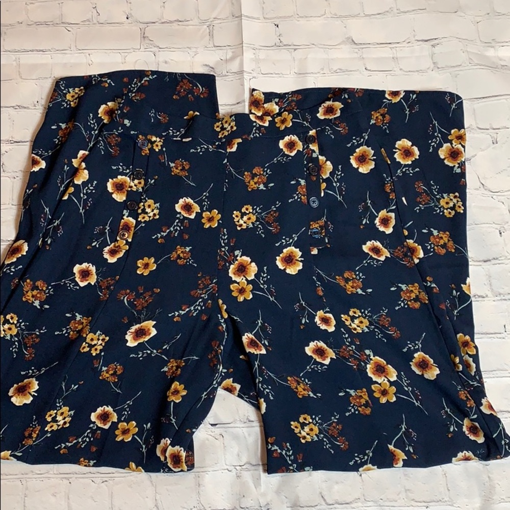 Floral wide leg pants medium
